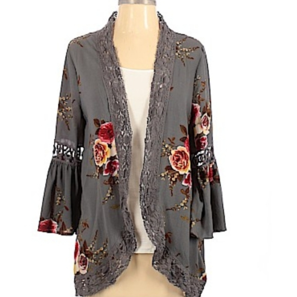 Entro Floral Kimono